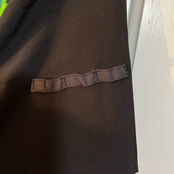 Jurassic Park Scrub Top - Picture 6 of 10